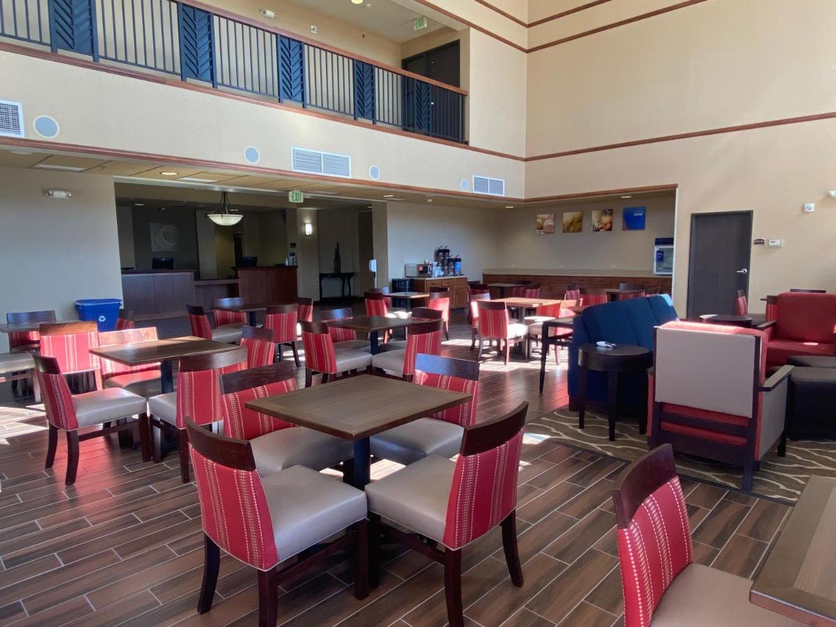 Comfort Inn & Suites Goodland Extérieur photo